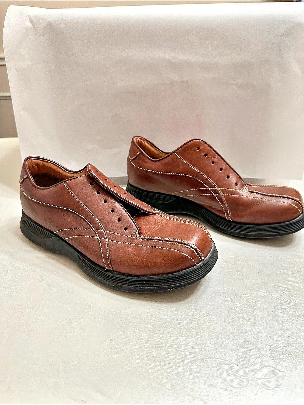 Steve Madden Brown Lace-Up Oxfords Like New